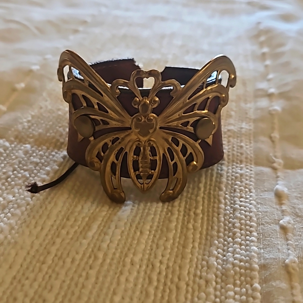 Butterfly cuff link